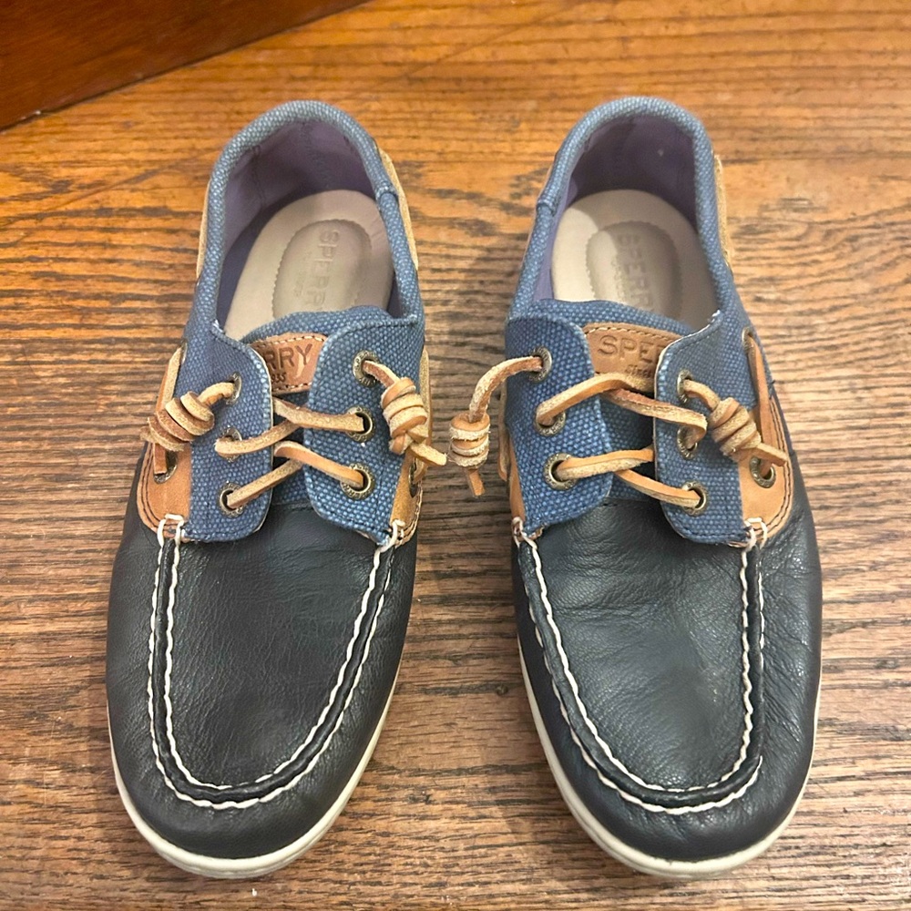 Sperry Women’s Navy Blue Boat Shoes